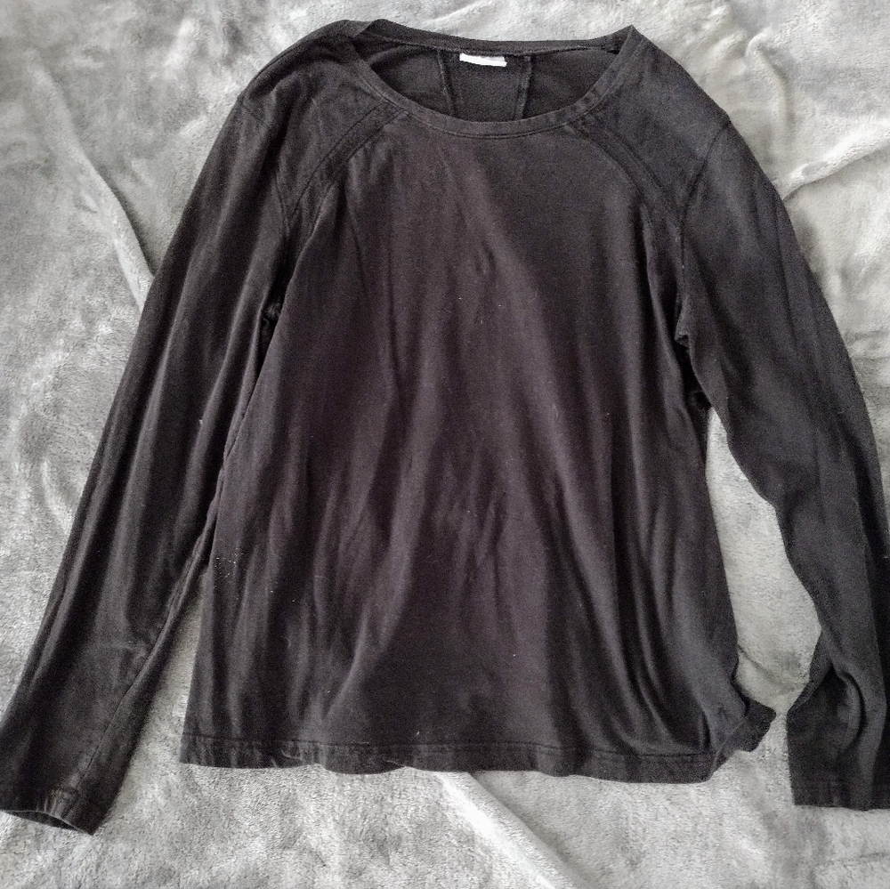 Black long sleeve workout